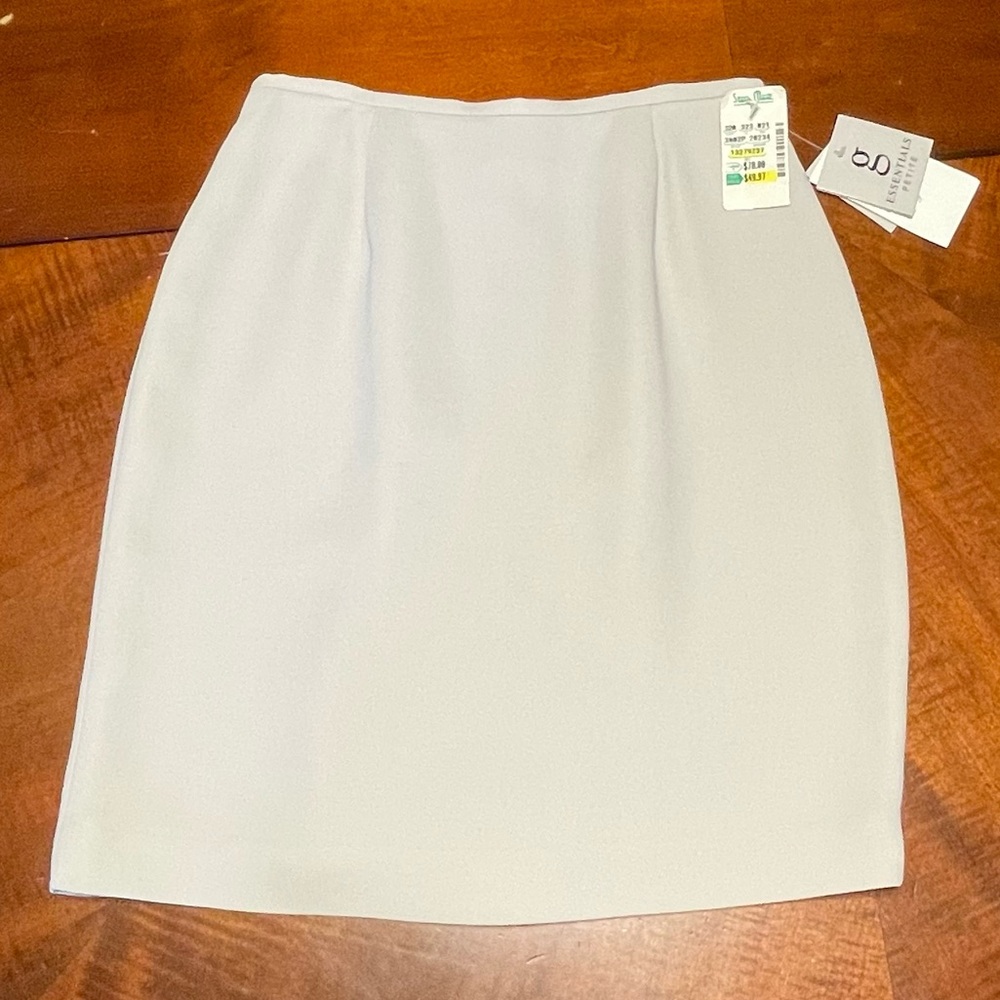 Essentials G women’s size 2P cream pencil mini skirt NWT deadstock